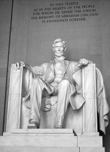 How Big is the Lincoln Memorial?