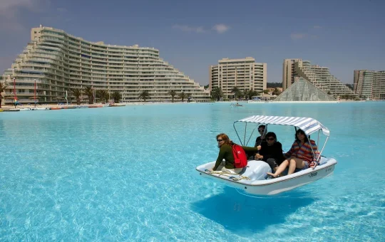 Worlds Biggest Swimming Pool